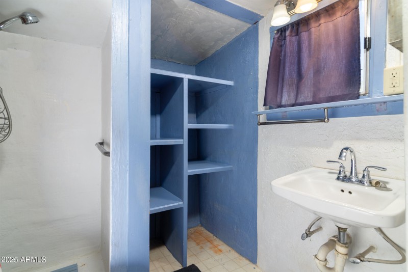 Main Studio Bath