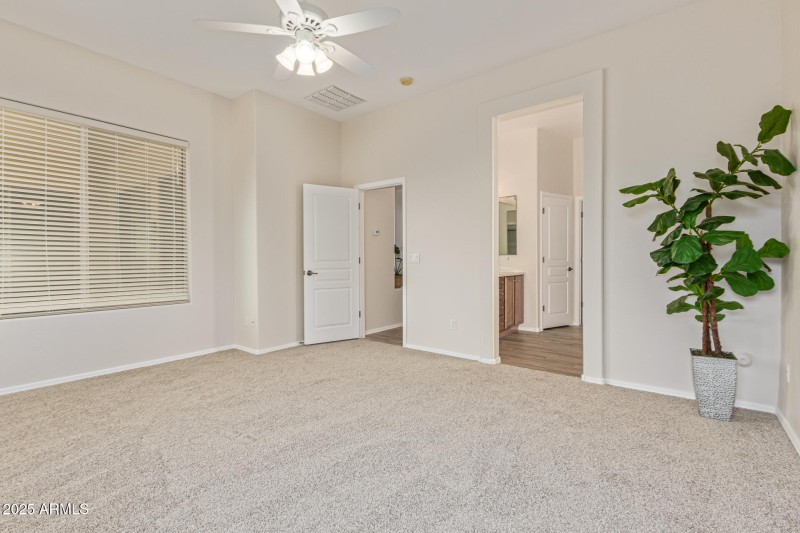 With full ensuite bathroom