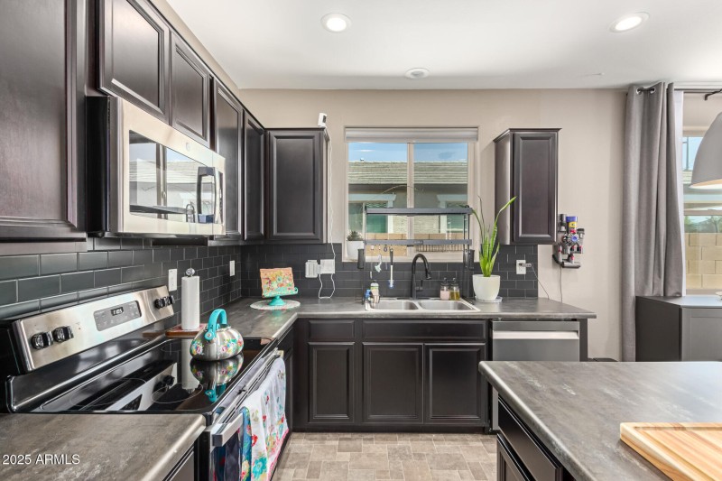 Chic Backsplash