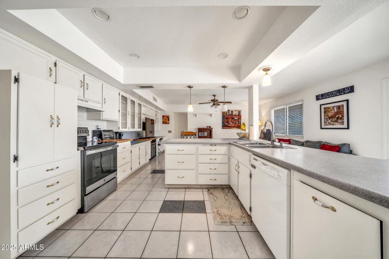 9739 W Riviera Dr-13_(2048)