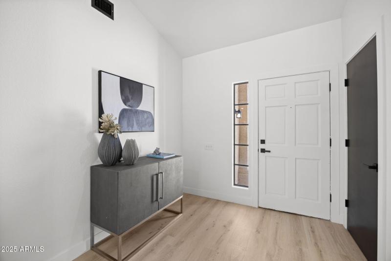 3-web-or-mls-510-w-amoroso-dr