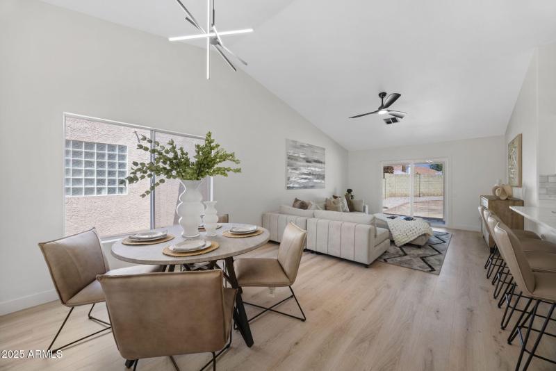 12-web-or-mls-510-w-amoroso-dr