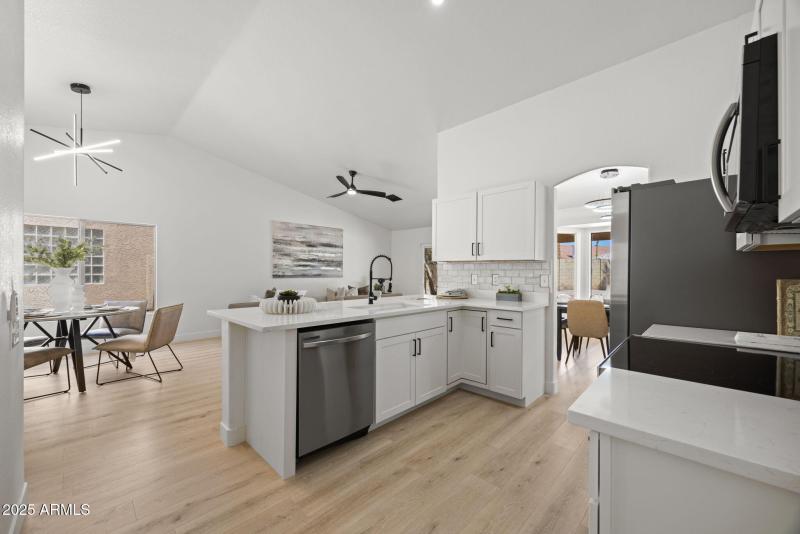 18-web-or-mls-510-w-amoroso-dr