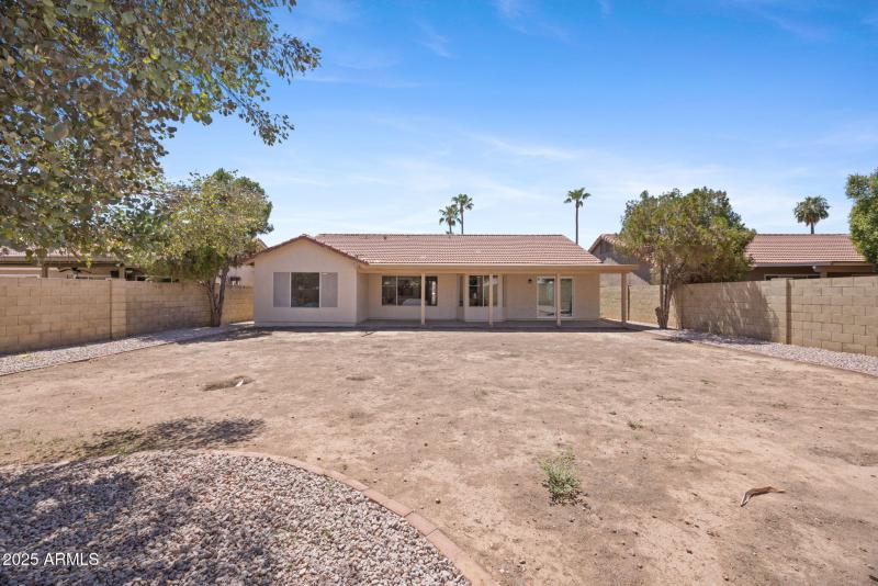 38-web-or-mls-510-w-amoroso-dr