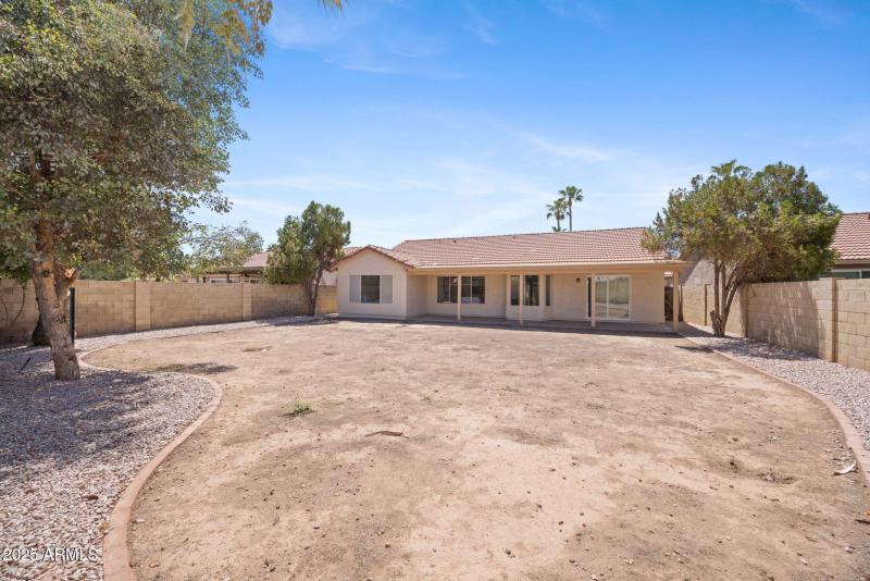 43-web-or-mls-510-w-amoroso-dr