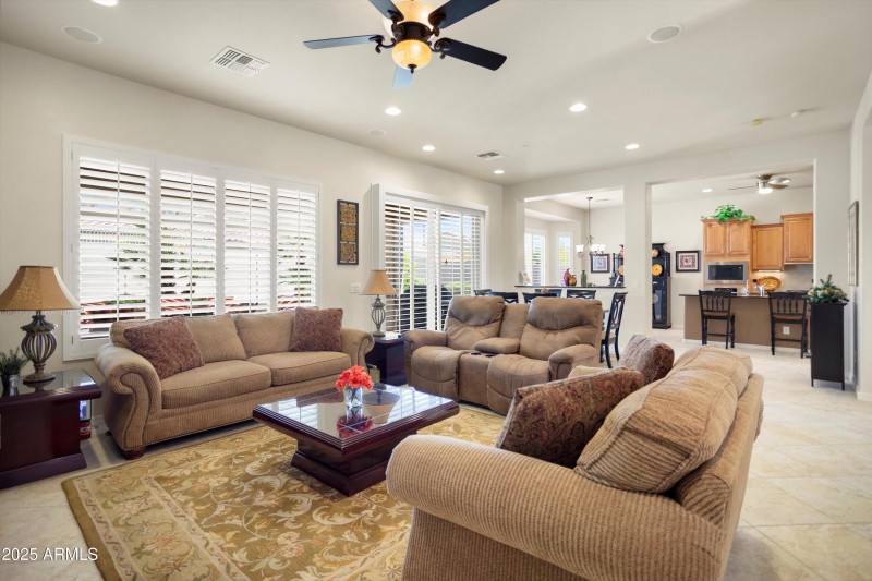 08-27068 W Yukon Dr