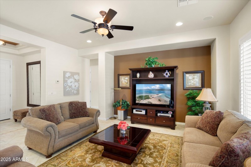 10-27068 W Yukon Dr