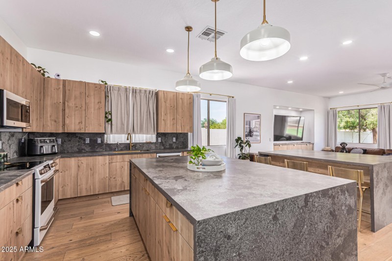 33 Parkview