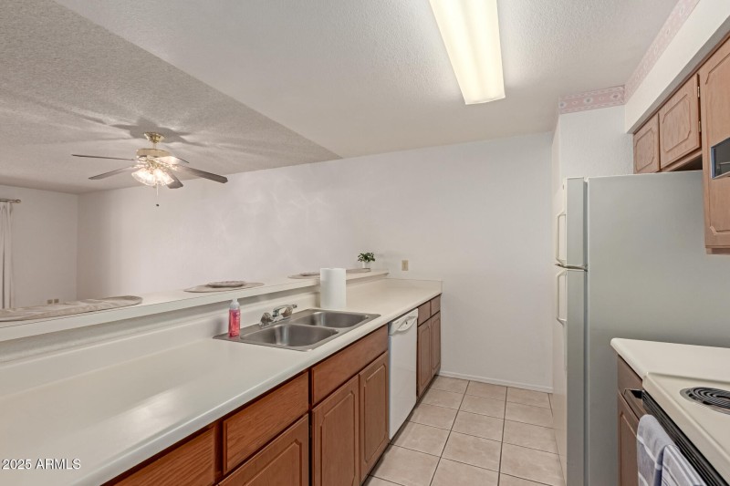 OVERLOOKS LIVING AREA