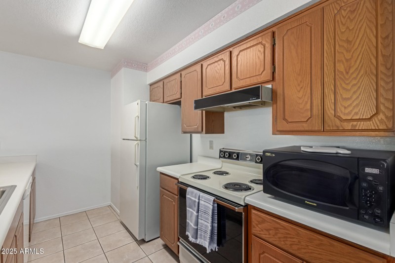 LOTS OF CABINETS