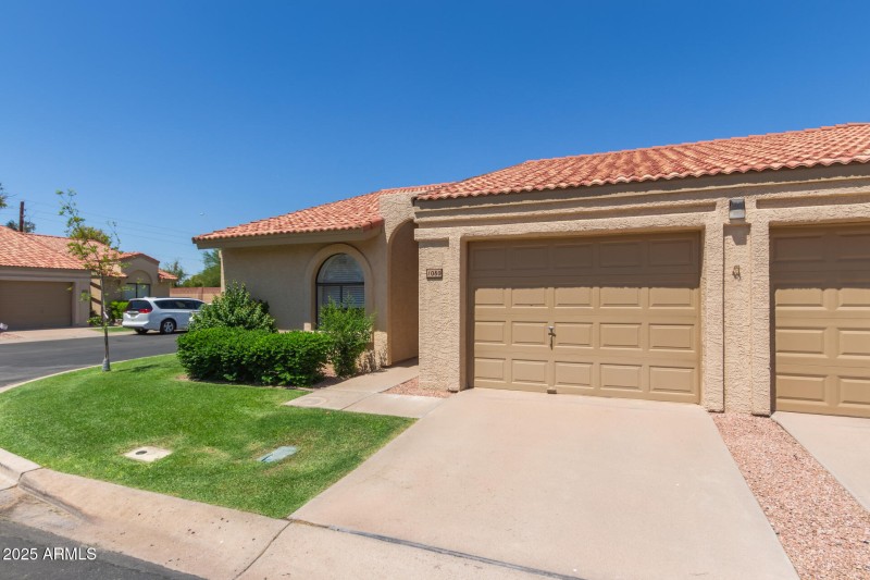 ATTACHED GARAGE