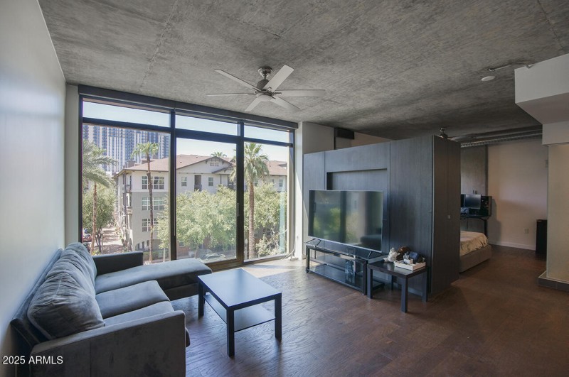 100 W PORTLAND ST 404