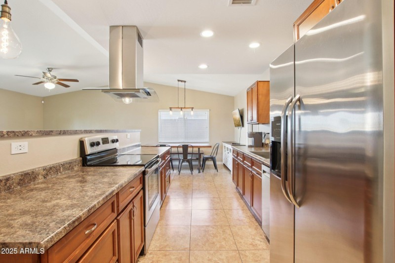 16-web-or-mls-W Devonshire Ave-S2008-016