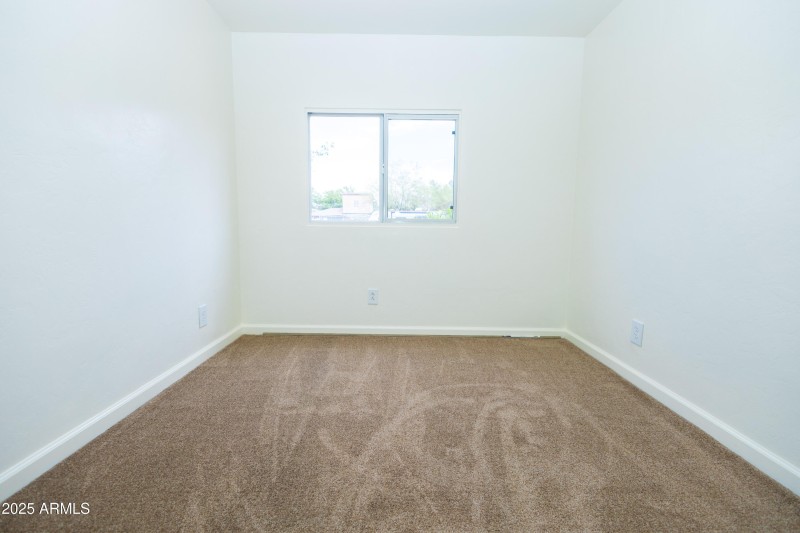 Bedroom IMG_9400