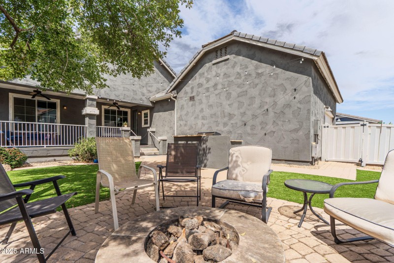 Backyard firepit