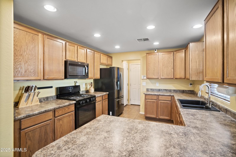 Kitchen photo 1