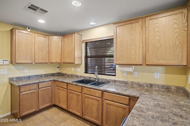 Kitchen photo 3