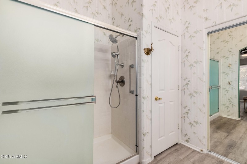 16 Primary Shower