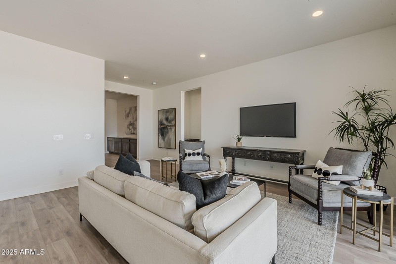 10-web-or-mls-Horse Trail Way-10