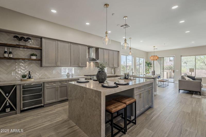 17-web-or-mls-74th St-17