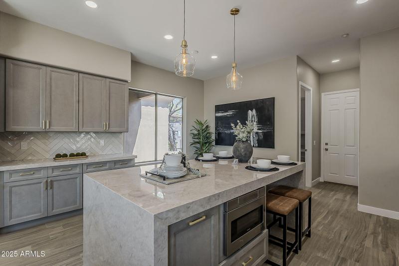 19-web-or-mls-74th St-19