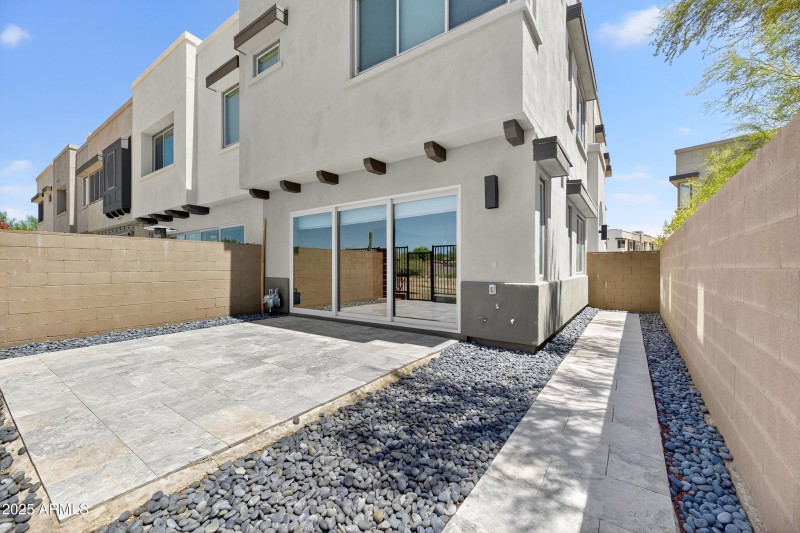 Large Patio with Dog Run
