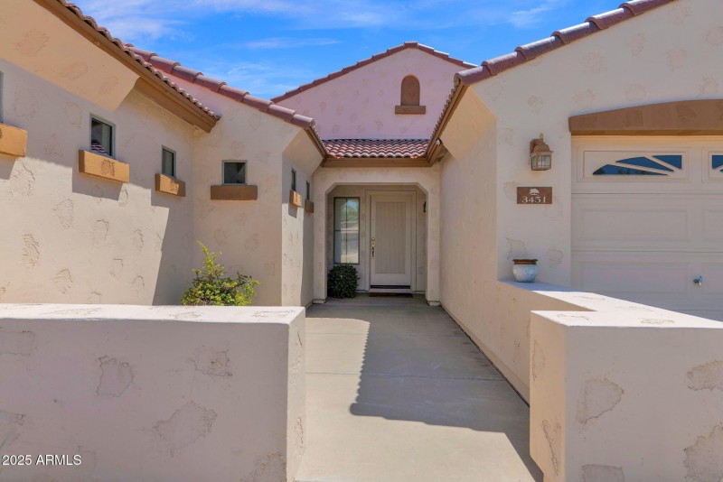3451 Geronimo - 04Courtyard