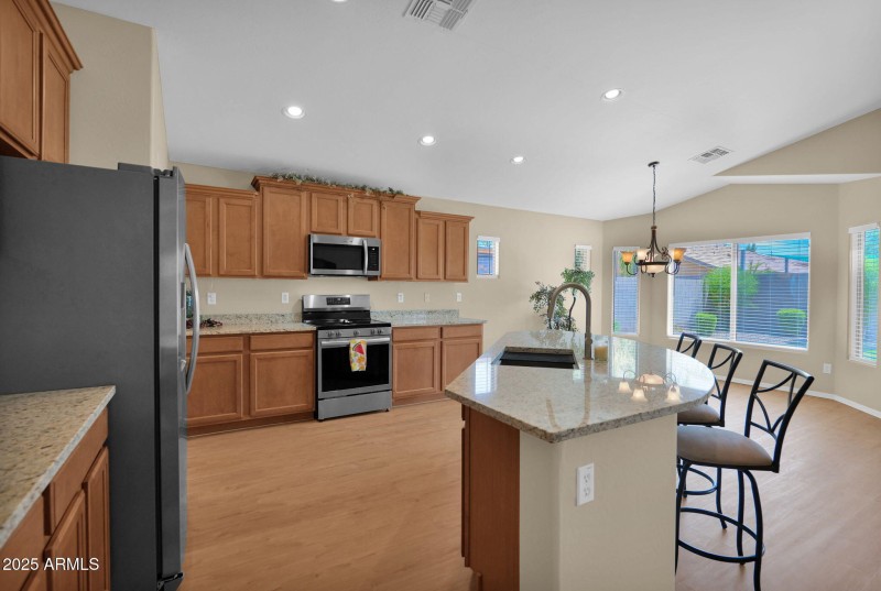 3451 Geronimo - 08Kitchen