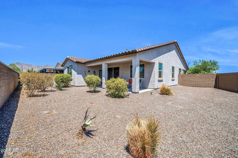 20487 W Minnezona Ave-30