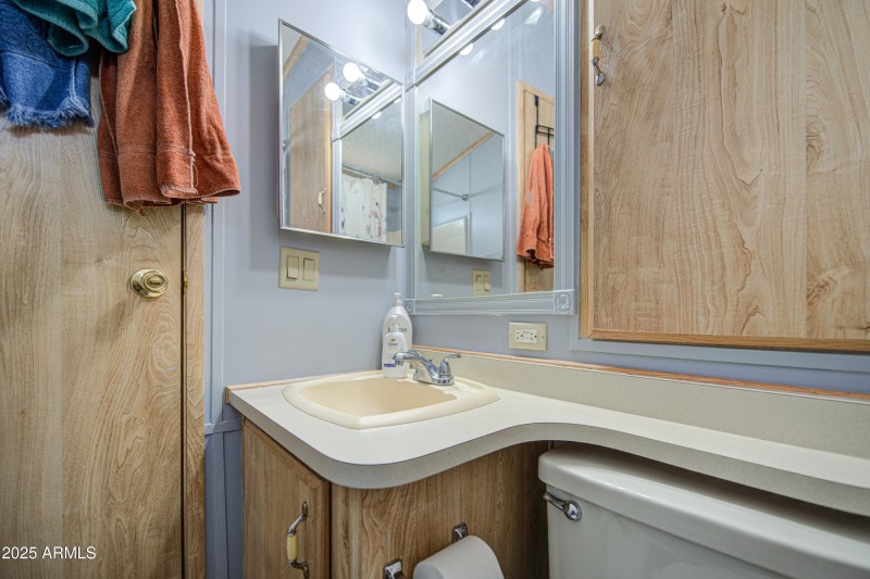 Bathroom-pic 2