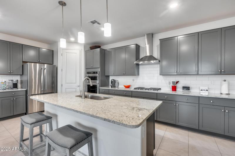 Island with Breakfast Bar