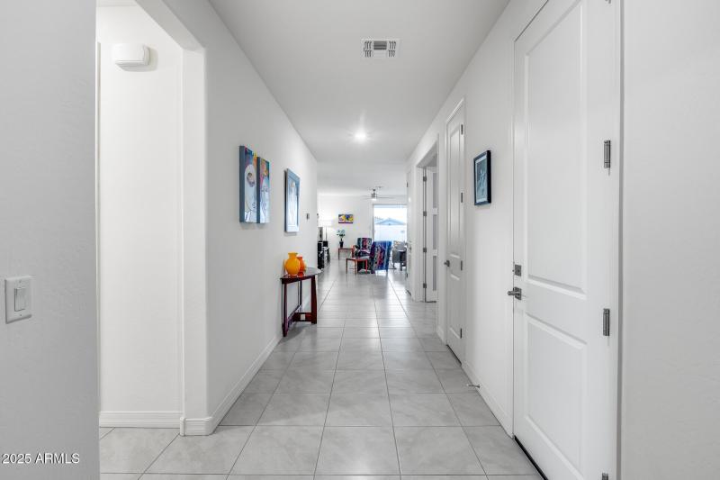 Wide hallway and entry
