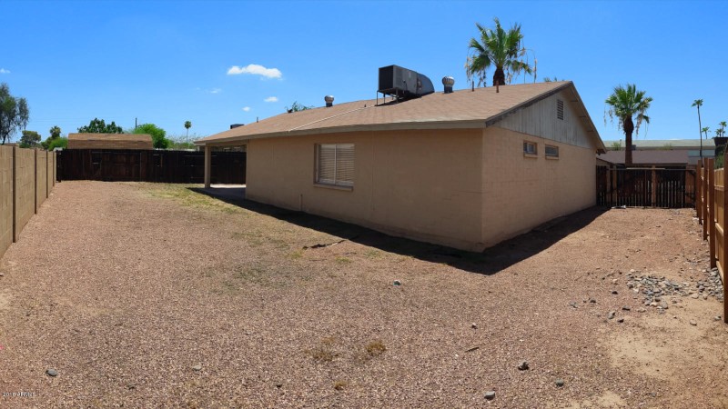 BACK YARD & RV PARKING