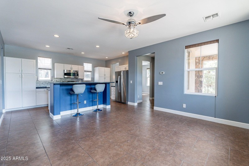 24-web-or-mls-Lakewood-24