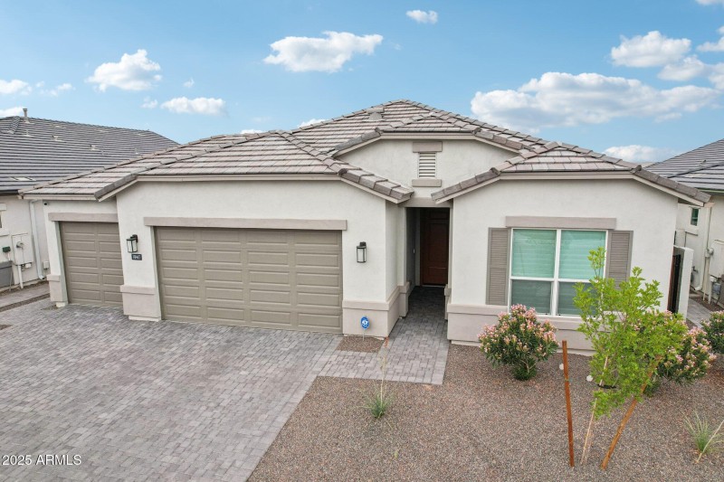 49-web-or-mls-W Lone Cactus Dr-S2008-049