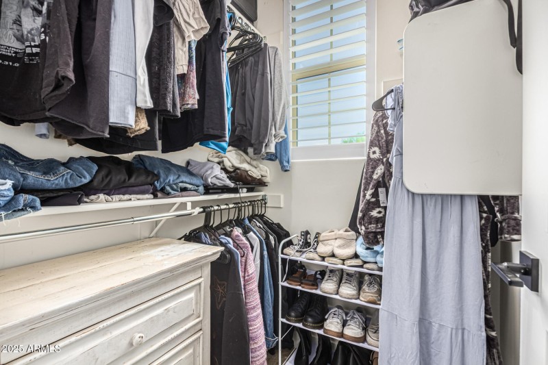 Guest 2 closet