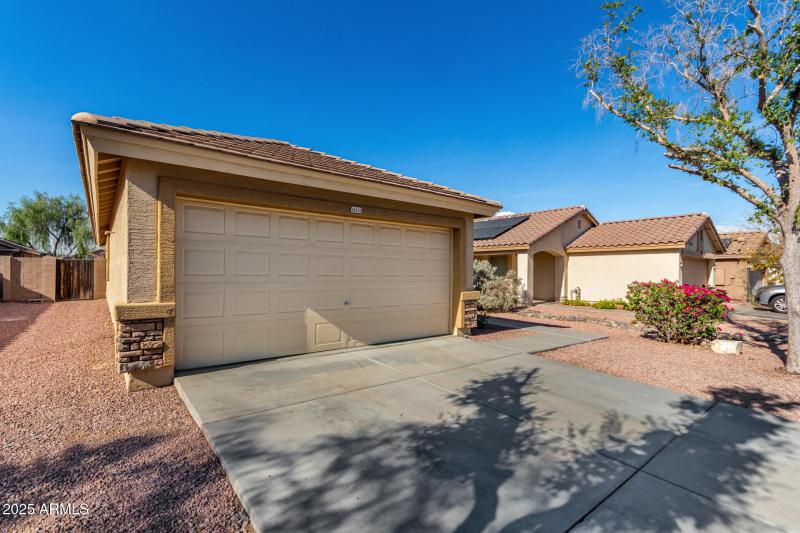 Quiet Street with Great Location