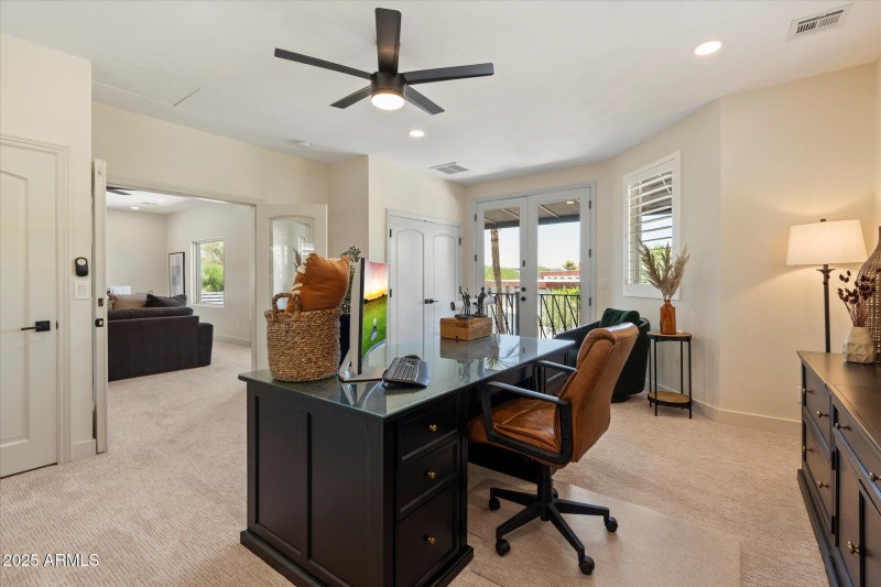 Guest Bedroom 5/Office