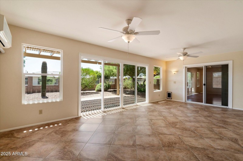 Enclosed & air conditioned AZ room