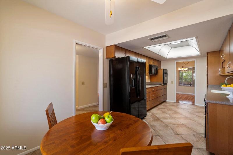 Bright and spacious dine in kitchen
