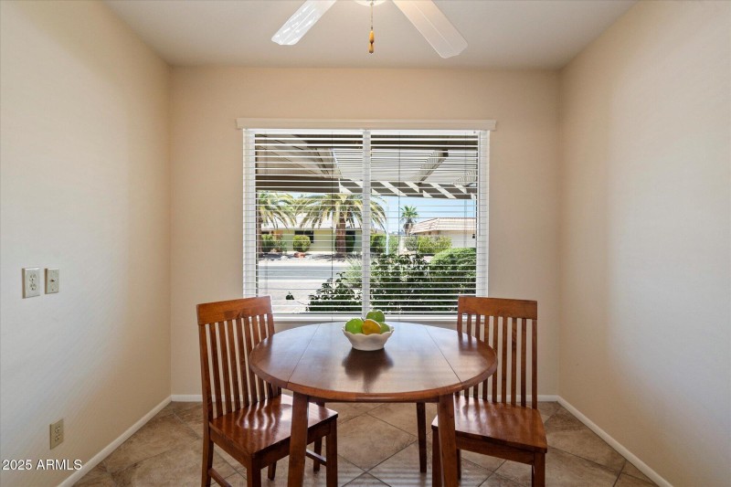 Kitchen breakfast nook