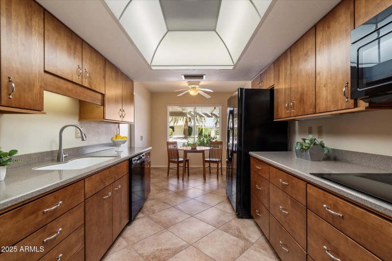 Soft close cabinets & slide out drawers