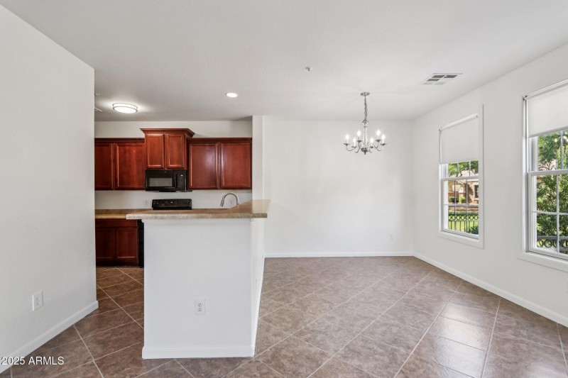 13-web-or-mls-E Waterman St-S2108-011