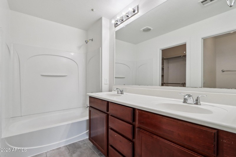 25-web-or-mls-E Waterman St-S2108-021
