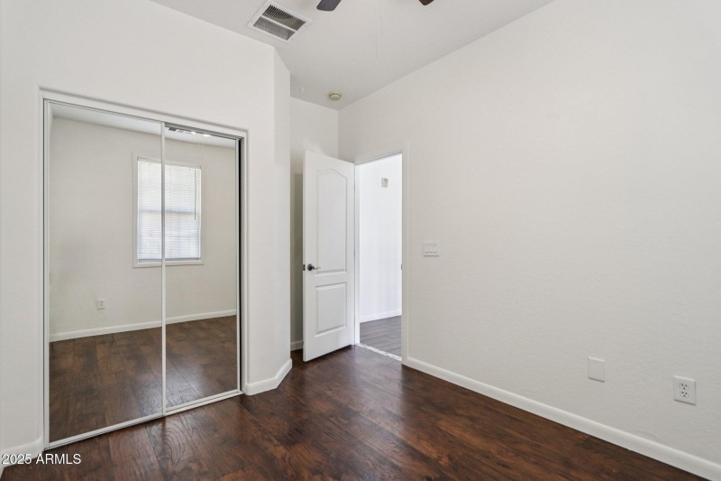 29-web-or-mls-E Waterman St-S2108-026