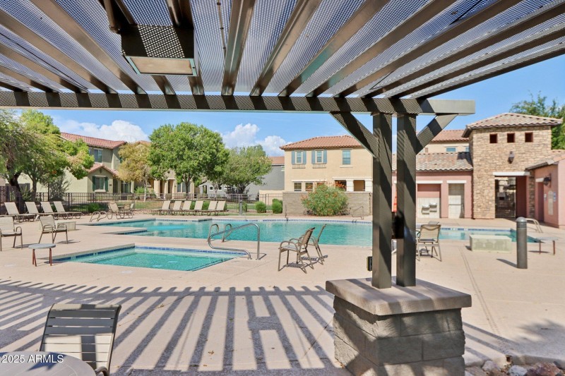 40-web-or-mls-E Waterman St-2108-906