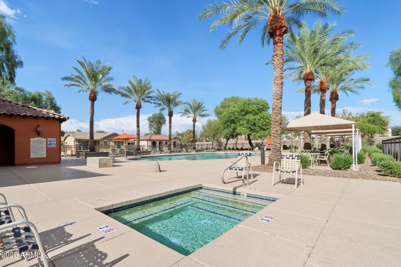 41-web-or-mls-E Waterman St-2108-910