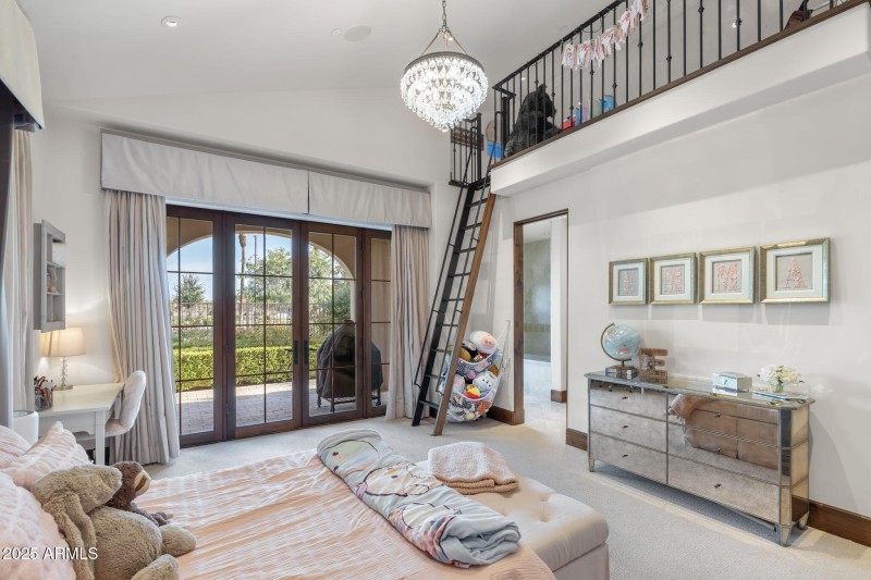 10 - Bedroom & Loft