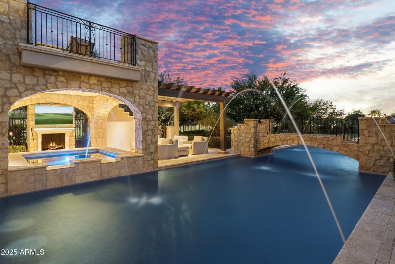 15 - Pool 4