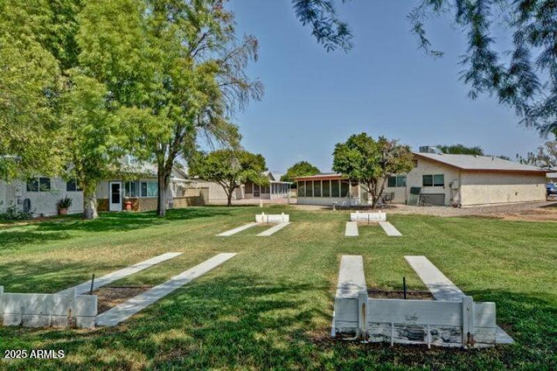 Community Horseshoe Courts